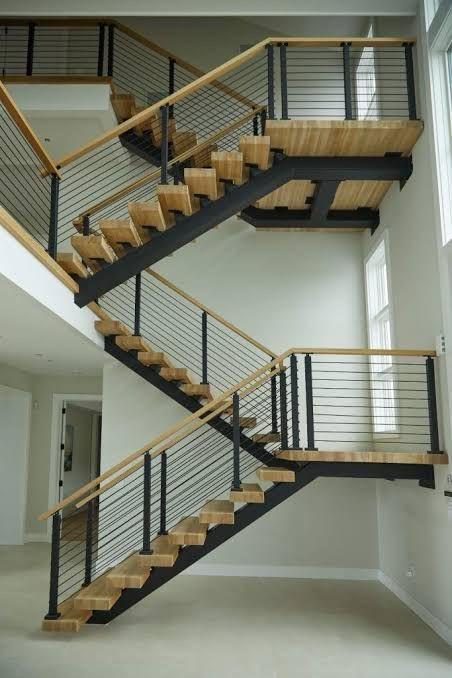 Maßgefertigte Edelstahl-Treppe und Geländer